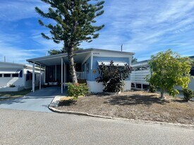 6909 Marlin Ln in Bradenton, FL - Building Photo