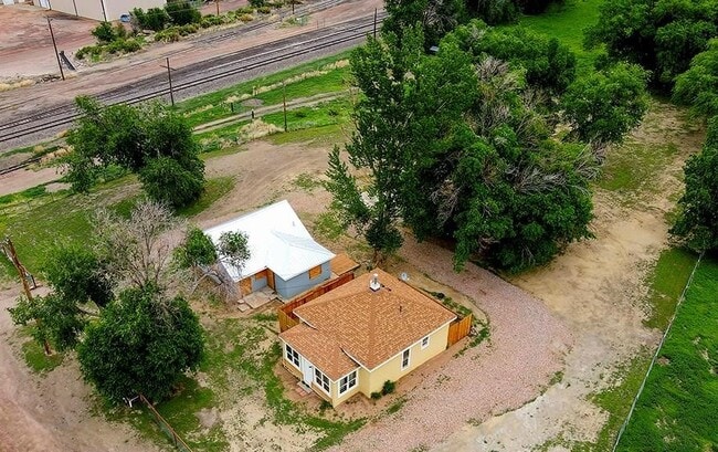property at 407 N Robinson Ave