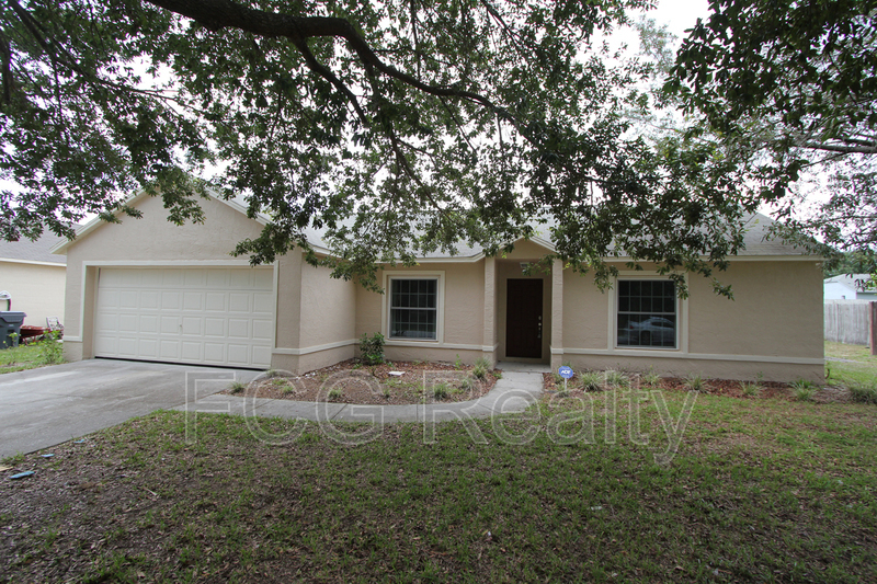 830 Briargrove Ave in Davenport, FL - Building Photo