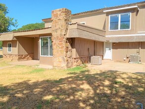 9142 Co Rd 197 in Breckenridge, TX - Foto de edificio - Building Photo