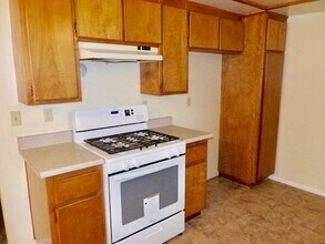 6984 Emerson Ave in Yucca Valley, CA - Building Photo - Building Photo