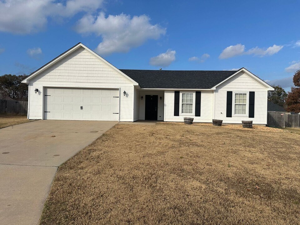 105 Willow Point Dr in Benton, AR - Building Photo