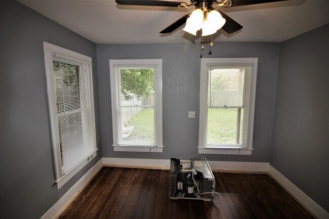 4405 Woodside St, Unit 1 in Houston, TX - Foto de edificio - Building Photo