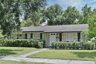 800 Gaston Foster Rd in Orlando, FL - Building Photo - Building Photo
