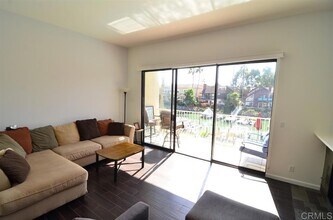 4637 Park Dr, Unit 3 in Carlsbad, CA - Building Photo - Building Photo