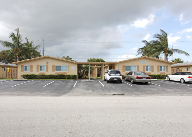 3221 NE 7th Ave in Pompano Beach, FL - Building Photo - Building Photo