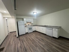191 E Housatonic St in Dalton, MA - Building Photo - Building Photo
