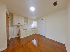 2448 S Holyoke St in Wichita, KS - Building Photo - Building Photo