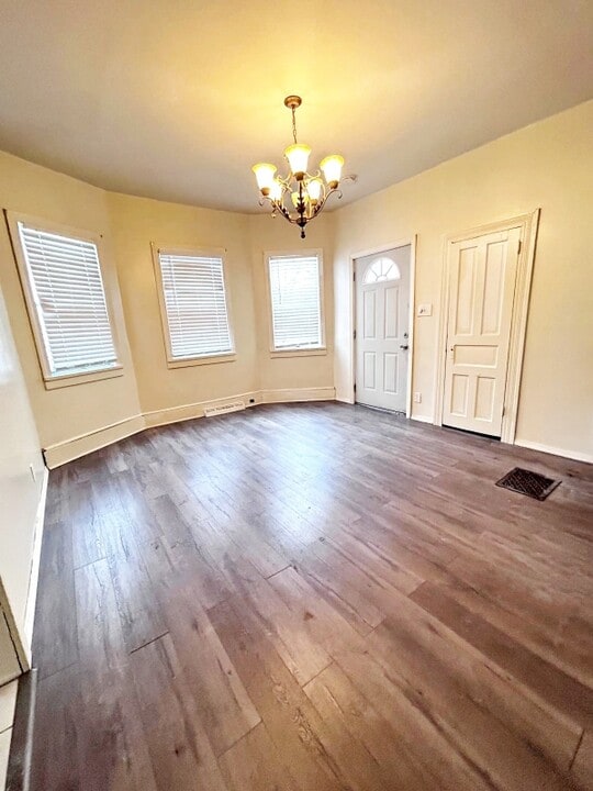 37 W Dorrance St in Kingston, PA - Foto de edificio