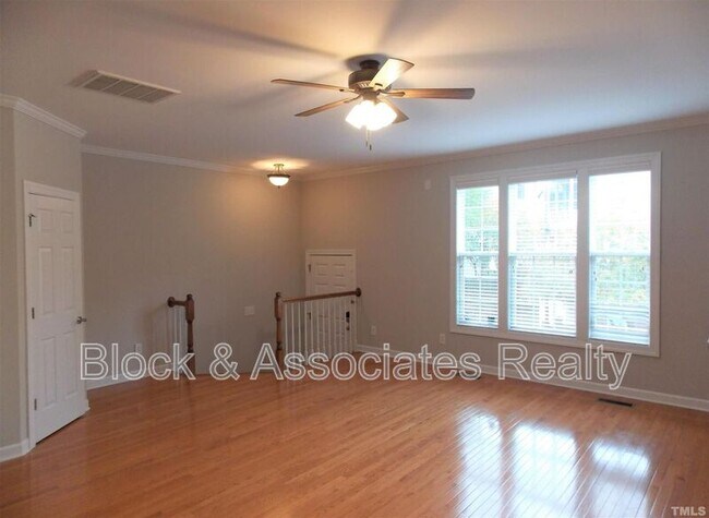 4032 Abbey Park Way in Raleigh, NC - Building Photo - Building Photo