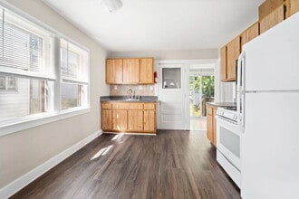 2304 Cora St in Wyandotte, MI - Building Photo - Building Photo