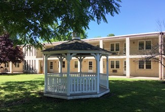 Woodside Apartments in East Hartford, CT - Building Photo - Building Photo