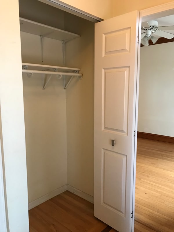 2137 N Oakley Ave in Chicago, IL - Building Photo - Building Photo