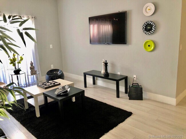 7270 NW 114th Ave-Unit -108-9 in Doral, FL - Building Photo - Building Photo