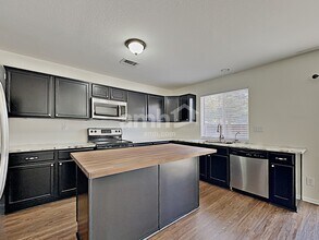 9762 Chambers Dr in Commerce City, CO - Building Photo - Building Photo