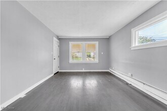 12518 Erwin Ave in Cleveland, OH - Building Photo - Building Photo