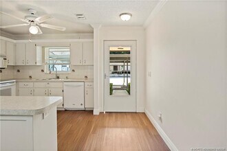 6531 SE Federal Hwy in Stuart, FL - Building Photo - Building Photo