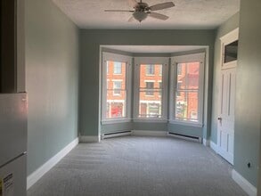 35 E High St in Lawrenceburg, IN - Foto de edificio - Building Photo