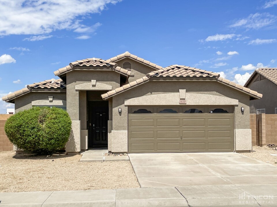 1920 W Nancy Ln in Phoenix, AZ - Foto de edificio