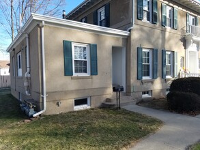 33 High St, Unit Apartment in North Attleboro, MA - Building Photo - Building Photo