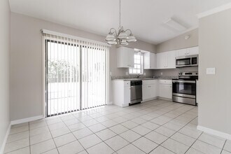 431 Tropicaire Ave SW in Palm Bay, FL - Building Photo - Building Photo