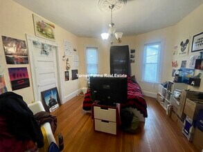 83 Wensley St, Unit 1F in Boston, MA - Foto de edificio - Building Photo