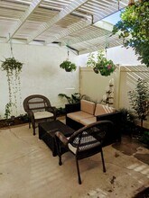 243 Green Heath Pl in Thousand Oaks, CA - Foto de edificio - Building Photo