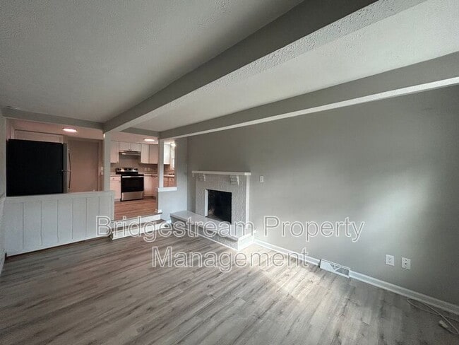 property at 1830 Roslyn Ave