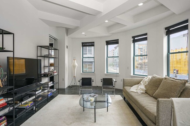 40 Fay, Unit 206 in Boston, MA - Building Photo - Building Photo