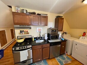 5 Irving St, Unit 3 in Somerville, MA - Foto de edificio - Building Photo