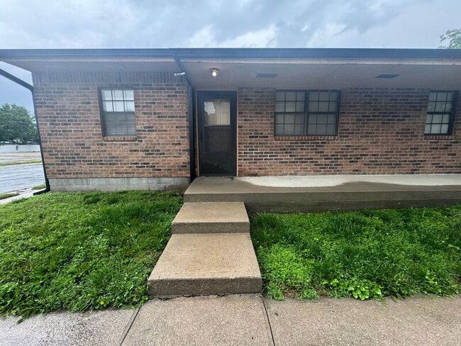 property at 100 E Brasfield St