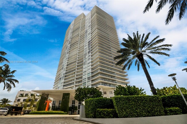 245 Michigan Ave, Unit 2504 in Miami Beach, FL - Foto de edificio - Building Photo