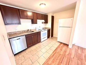 14C Mayberry Dr in Westborough, MA - Building Photo - Building Photo