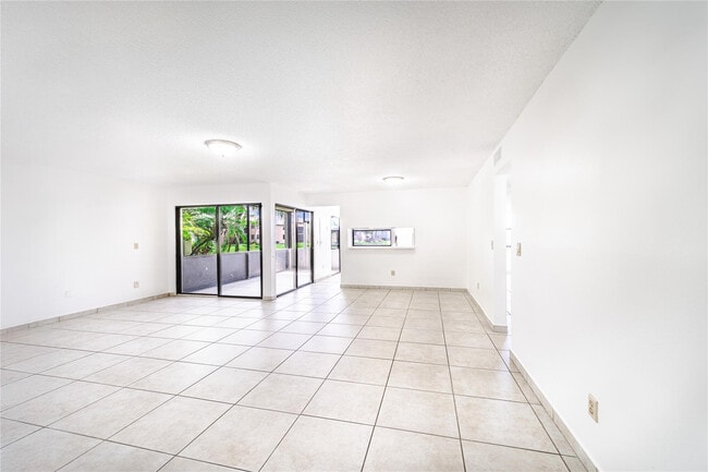 1000 Constitution Dr in Homestead, FL - Building Photo - Building Photo