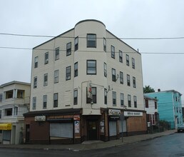 358-360 Lowell St in Lawrence, MA - Building Photo - Building Photo
