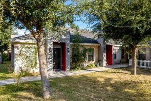 Volare Apartments in McAllen, TX - Building Photo