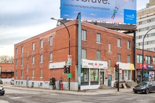 6190 Décarie Boul in Montréal, QC - Building Photo