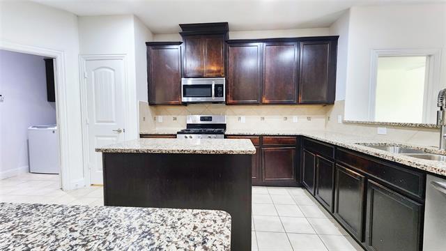 3808 Hazelhurst Dr in Frisco, TX - Building Photo - Building Photo