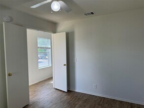12415 Jamie Dr in Manor, TX - Foto de edificio - Building Photo