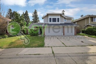 1495 Deerfield Cir in Roseville, CA - Foto de edificio - Building Photo