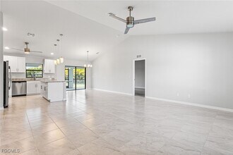 4012 Country Club Blvd in Cape Coral, FL - Building Photo - Building Photo