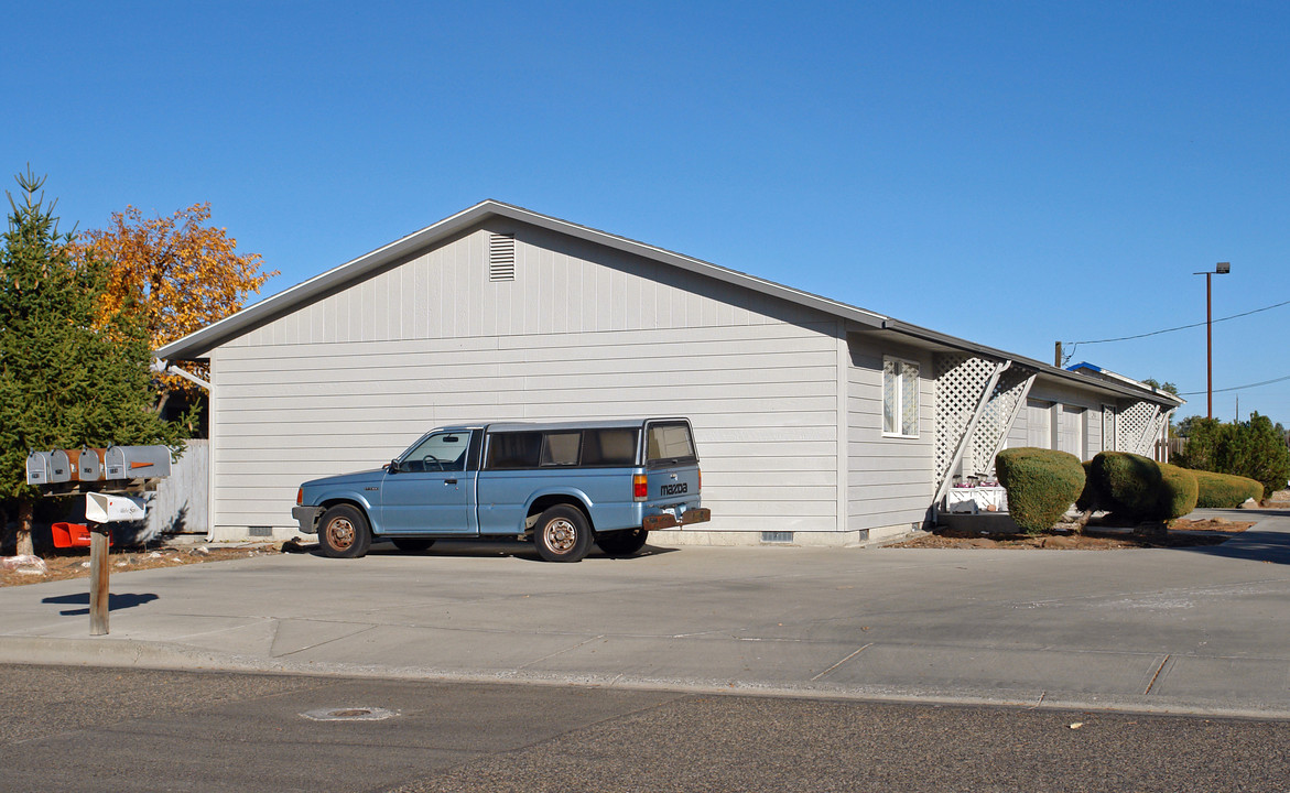 Mountain View Apartments in Ontario, OR - Building Photo