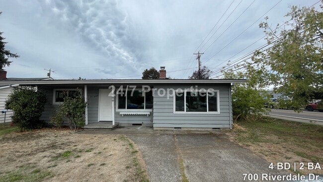 property at 700 Riverdale Dr