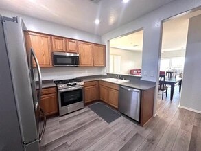 2540 Eclipsing Stars Dr in Henderson, NV - Building Photo - Building Photo