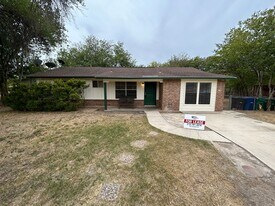 7338 Marble Creek Dr in San Antonio, TX - Building Photo
