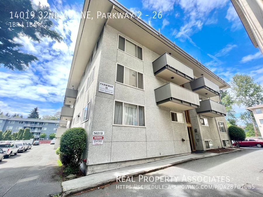 Parkway Apartments in Seattle, WA - Building Photo