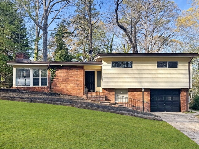 1527 Hollywood Ave in Gainesville, GA - Building Photo - Building Photo