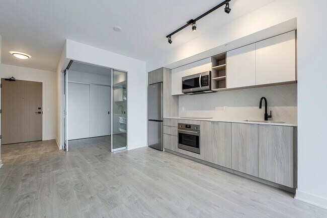 36-536 Zorra St in Toronto, ON - Building Photo - Building Photo