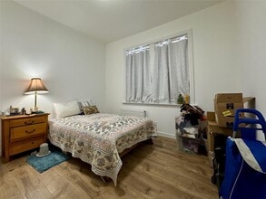 68-56 76th St in Queens, NY - Building Photo - Building Photo