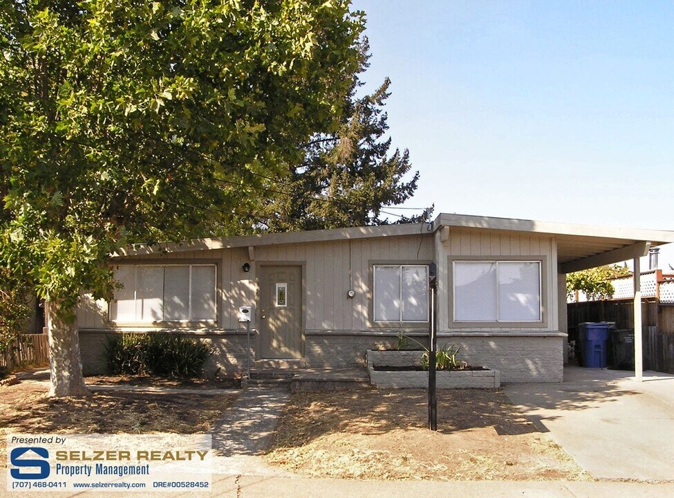 278 Garrett Dr in Ukiah, CA - Building Photo